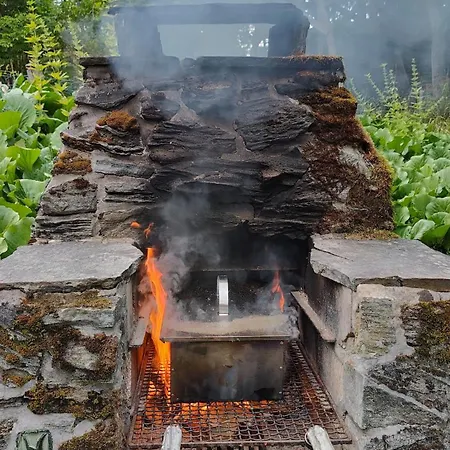 Three Cozy Cottages, Sauna And Hot Tub * Lohja