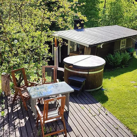 شاليه Three Cozy Cottages, Sauna And Hot Tub