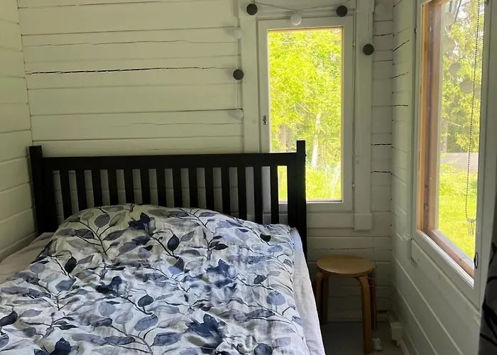 Three Cozy Cottages, Sauna And Hot Tub בקתה