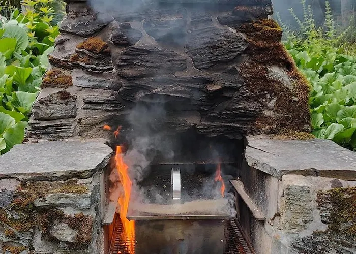 Three Cozy Cottages, Sauna And Hot Tub * Lohja