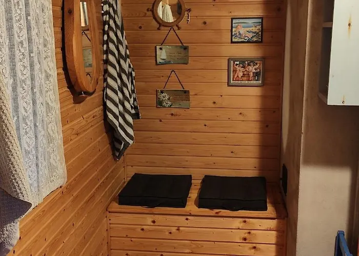 Three Cozy Cottages, Sauna And Hot Tub בקתה *