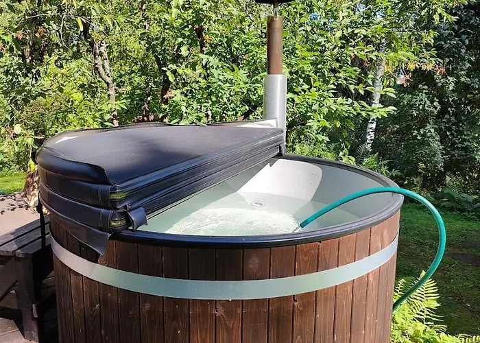 Three Cozy Cottages, Sauna And Hot Tub Lohja