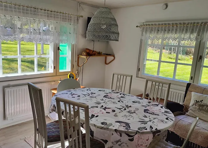 Three Cozy Cottages, Sauna And Hot Tub *